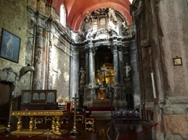 Igreja de Sao Domingos. Dating from the 13th century, it hosted royal weddings until 1910. Partly and totally destroyed in two earthquakes in 1531 and 1755, a fire in 1959  completely gutted the church. It reopened in 1994. We went here for Easter Mass.