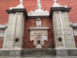 The fountain in the Plaza de la Cruz Verde. The statue is of the Goddess Diana.  Many Spanish Inquisition executions were carried out near this site.