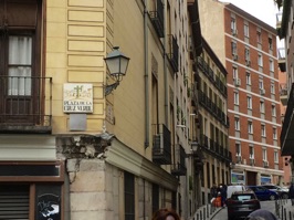 Terrorism violence by the Basque ETA group took place in Plaza de la Cruz Verde in 1992 before the Barcelona Olympics. Several persons were killed by a car bomb and many buildings were damaged.