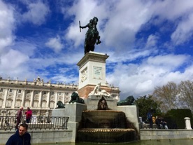 The beautiful Plaza de Oriente is next to the Royal Palace. It dates from 1844. The statue is Philip IV, king of both Spain and Portugal. He died in 1665 and was a noted patron of the arts.
