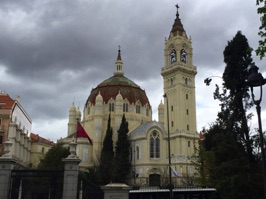 Church of San Manuel y San Benito, located across from Retiro Park and very close to our hotel. The church dates from the beginning of the 20th century.
